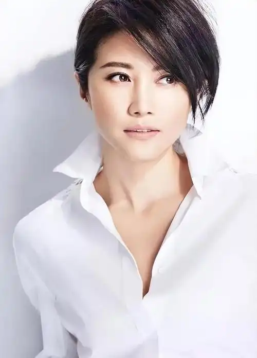 颜丙燕的故事告诉我们,无论何时何地,只要心中有梦想,就能勇敢前行