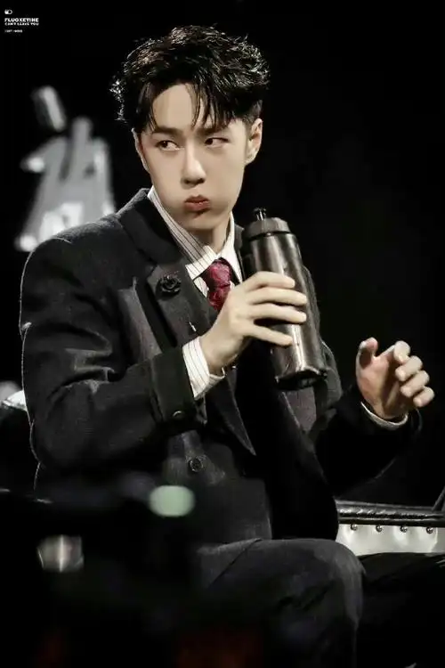 连夜做了个动图直观展现奶膘好q#王一博