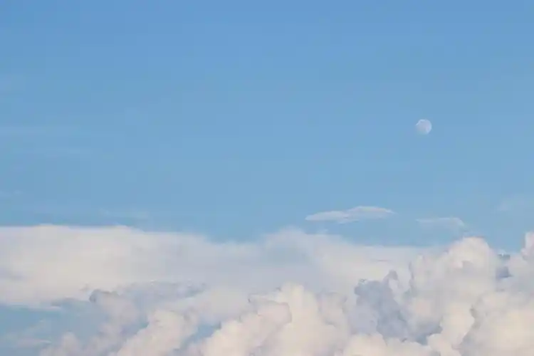 自己拍的云朵壁纸