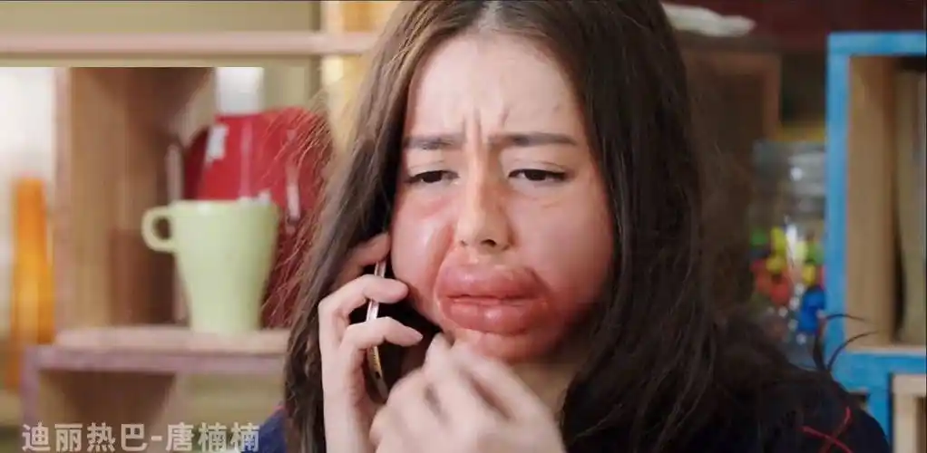 而毫无偶像包袱,为作品扮丑的迪丽热巴也被网友赞道:"大美女真的是没