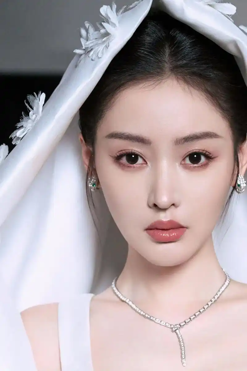 大美女穿白色好美好美.#张天爱 #纯欲天花板 #这谁顶得住啊 - 抖音