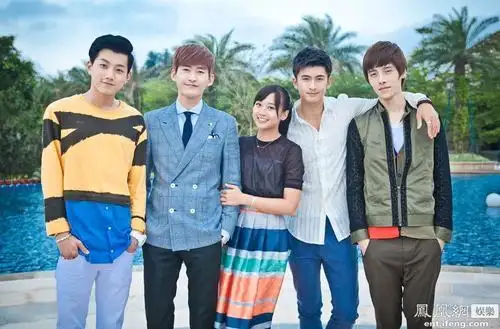 不一样的美男子曝剧照张翰求婚鬼鬼高清大图