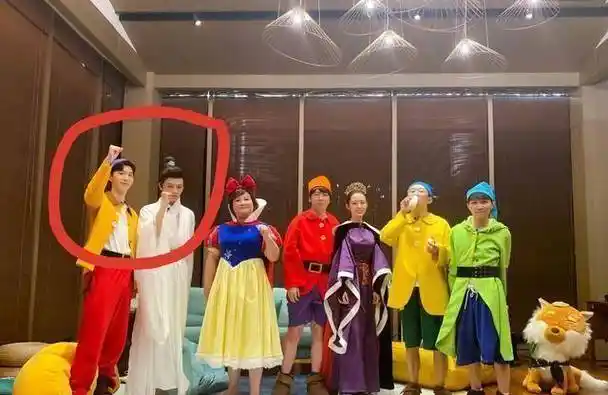 丁禹兮又遭热议叫范丞丞老范还买68张专辑却不回应白芨