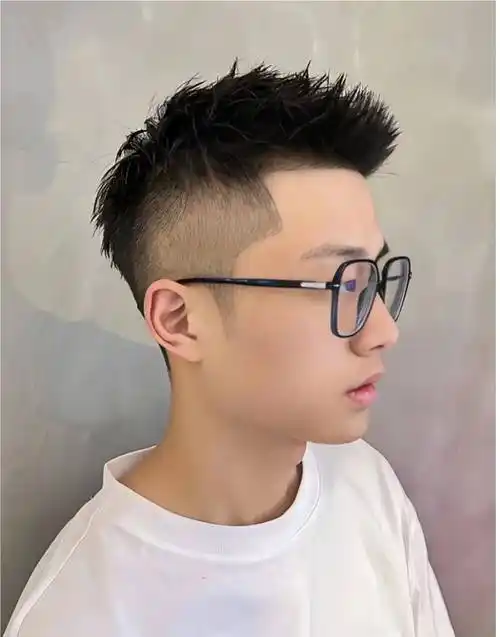 10几款流行男发分享,又帅又时尚,喜欢别错过_男士_发型_头发