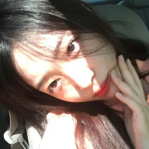 韩国女爱豆头像 崔雪莉sulli