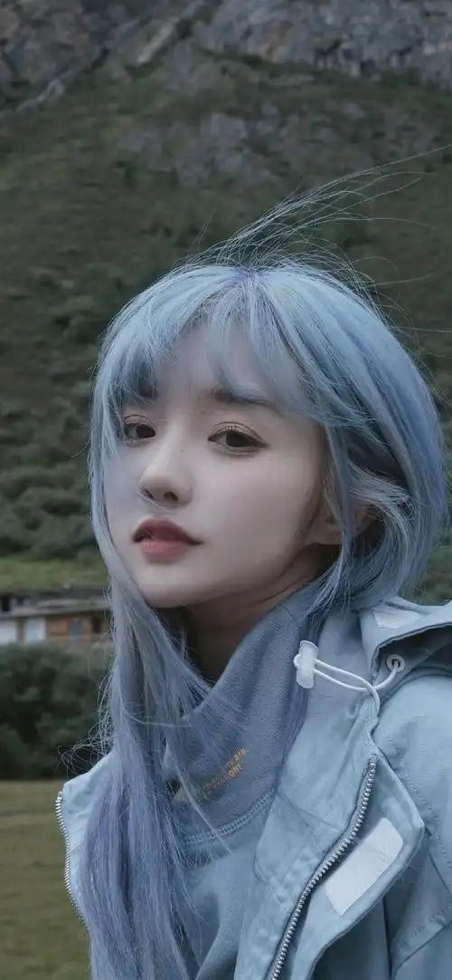 元气蓝发美女高清手机壁纸