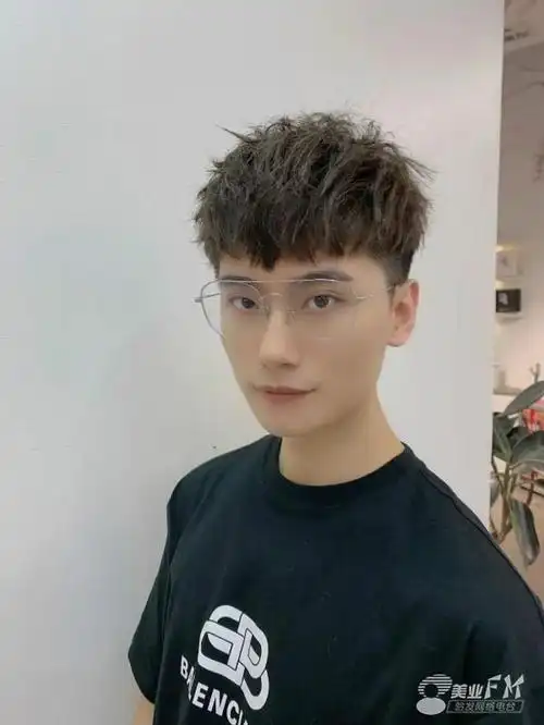 新春发型part.2 | 男士烟花烫装腔指南