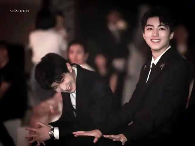 宁愿相信没有光也不相信凯源没什么01