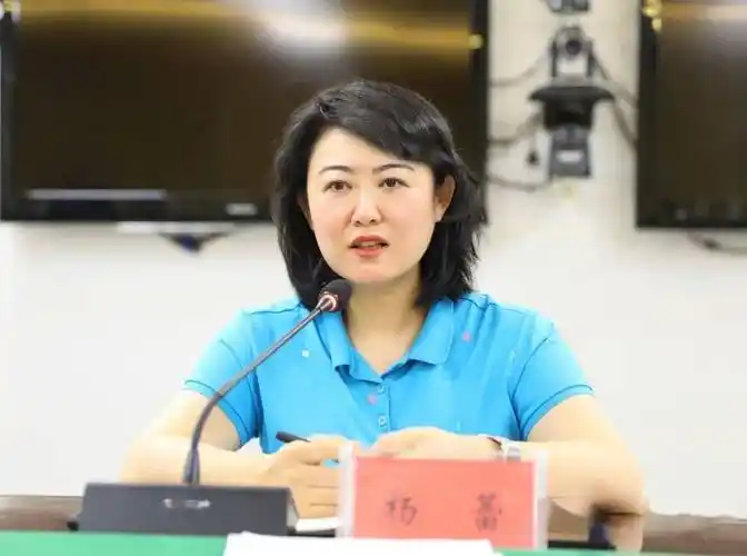 杨蕾严防1的失误带来100的失守严之又严细之又细慎之又慎打好疫情防控