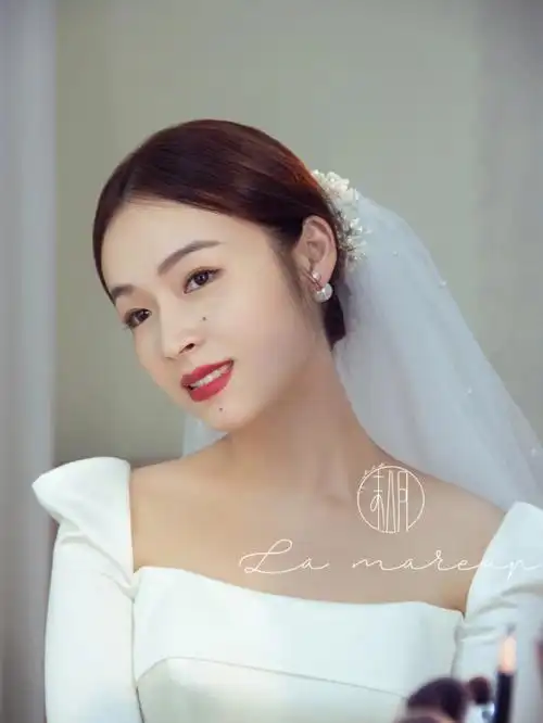 简单又气质的新娘妆婚礼化妆