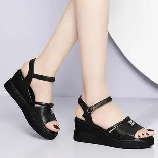 坡跟凉鞋女士防水台透气黑色夏天韩版学生时尚休闲高跟凉鞋女装厚底