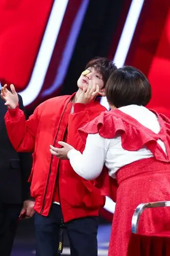 王源王牌对王牌帅气剧照图片