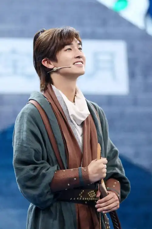 郭靖杨旭文王牌对王牌