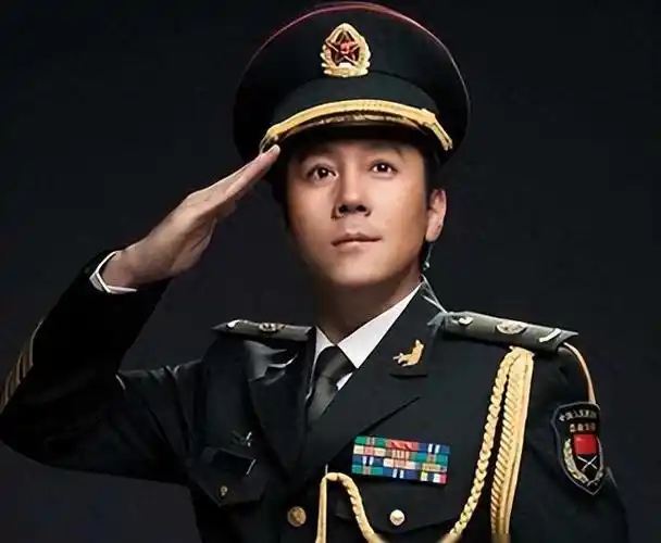 卖假酒,穿和服,一个比一个无语|军装|着装|娱乐圈|潘长江|蔡国庆_网易