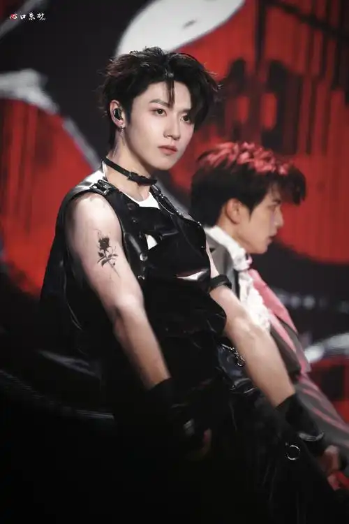 朱志鑫 baggy jeans 混剪##朱志鑫直拍##tf家族新年音乐会##街舞少