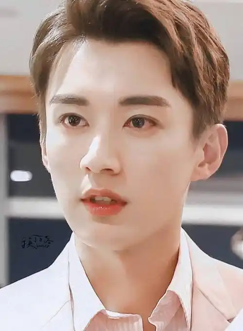 时隔三年,网传唐嫣终于要拍古装剧了,男主人选让人意外_年龄_刘学义