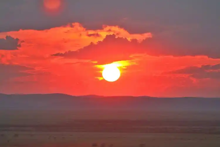 日落山上看落日