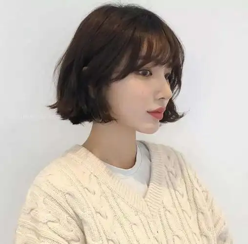 短发图片女2020最新款减龄(2020减龄发型图片短发直发)