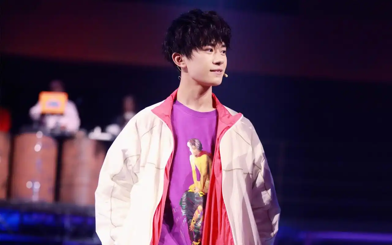 易烊千玺这就是街舞图片桌面电脑壁纸