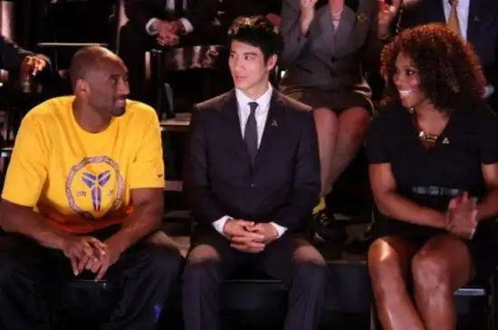 图文科比体系王力宏到场王力宏略显羞涩