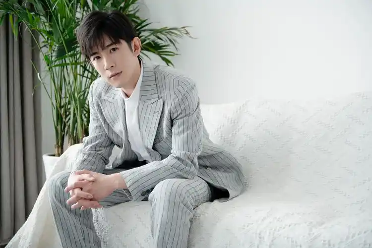 季肖冰绅士大片曝光