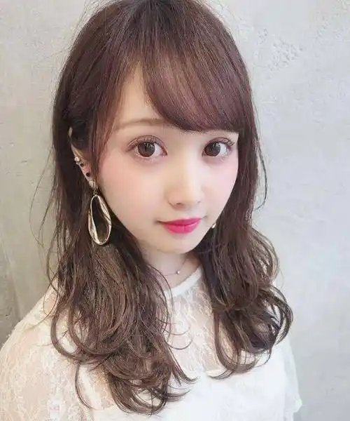 原创女人45岁后最好别留这三款发型不仅大妈感十足还没气质