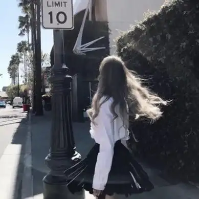 时尚女孩头像背影 高清超酷的时尚女生背影头像图片_女生头像_美头网