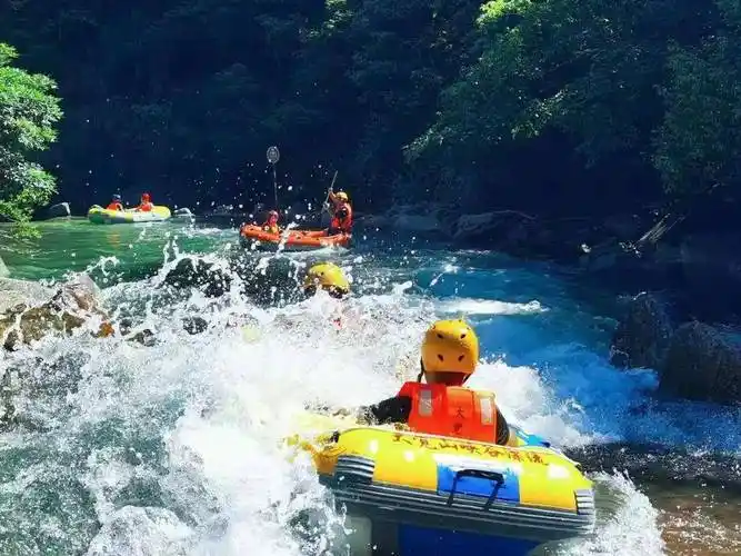 舱,畲家驿站,神仙居),即送价值168元金竹漂流门票(每间客房每天1张)