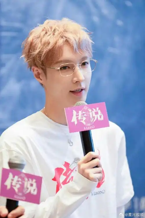 张艺兴卷毛金发##张艺兴小卷发