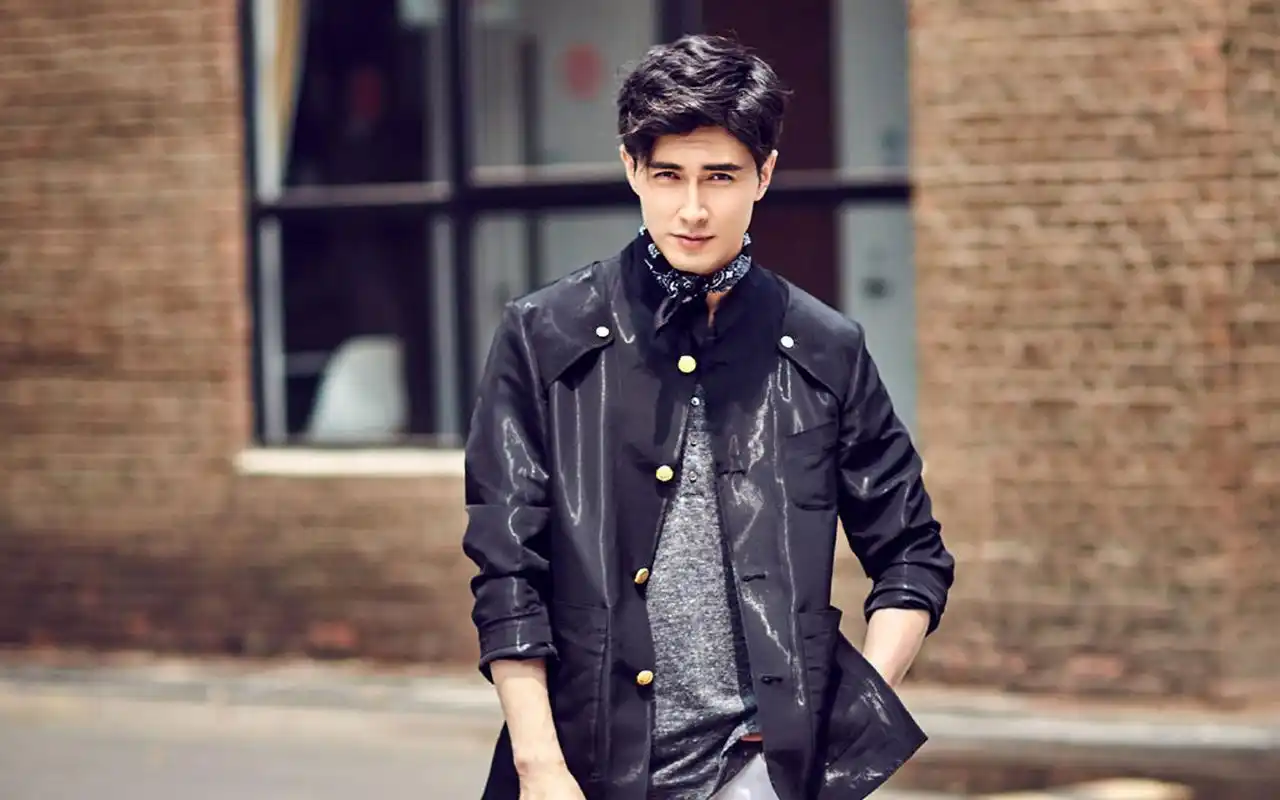 高伟光休闲帅气时尚街拍桌面壁纸