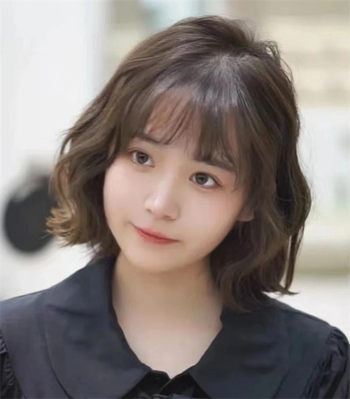 中短发蛋蛋卷 俏皮甜美时尚_女生卷发 - 美发站