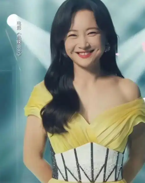 贾玲减肥出现后遗症,皮肤松弛满脸皱纹,面容憔悴显苍老