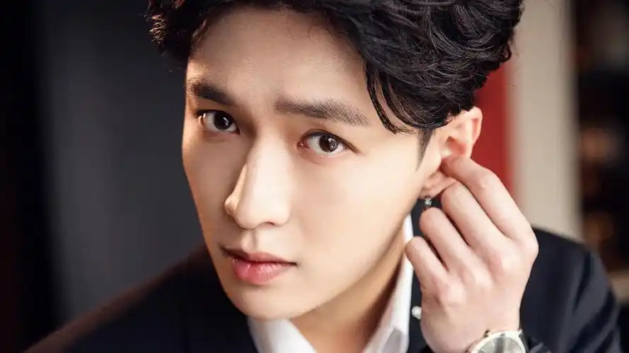 内地明星 张艺兴 明星风尚壁纸【1】