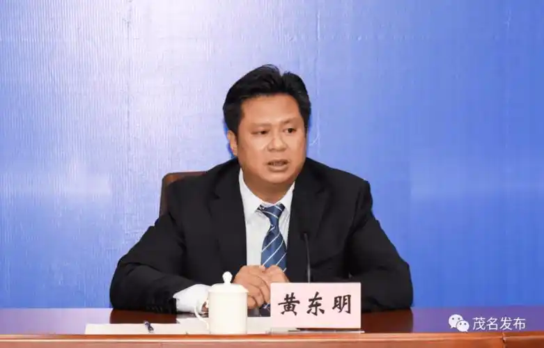 "茂名市副市长黄权介绍,"我们在重点场所落实环境消杀,组织开展对周边