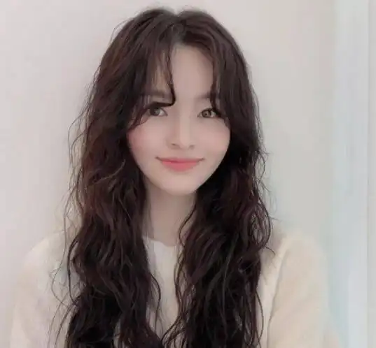 网红卷发发型合集2021,中长发卷发怎么打理好看_发型造型_宝妈时尚