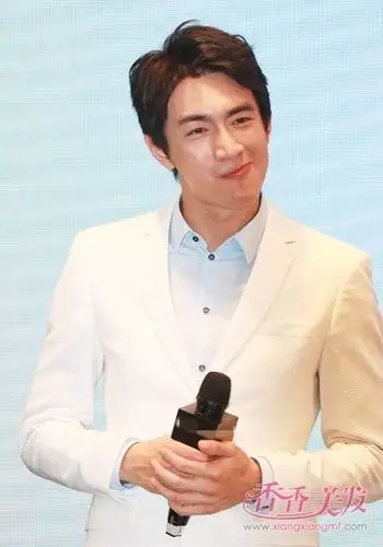 白马王子林更新短发逼人 新代小生的帅气潮流发型