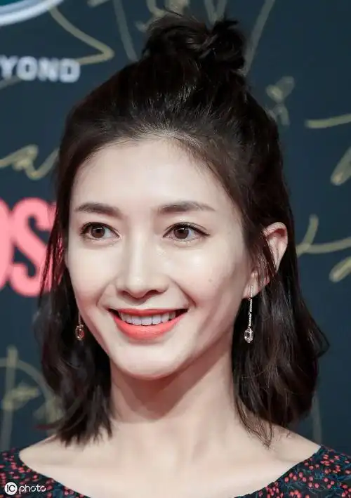 治愈系笑容的女神江疏影,笑得最美也是最霸气