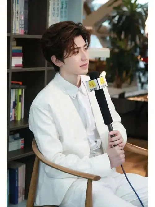 蔡徐坤比王俊凯他们谁最帅呢