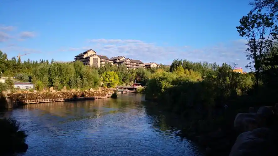 长白山之行—清晨的二道白河的公园!