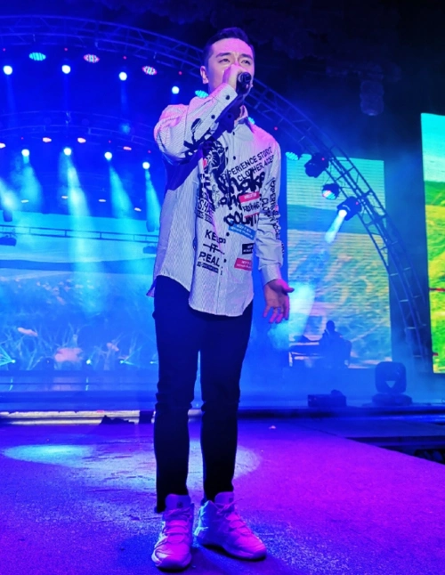 网红歌手出身今登上春晚表演独唱王琪人生终于逆袭