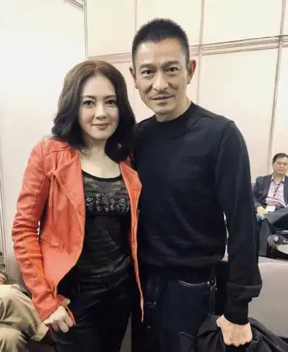 刘德华和李丽珍再度同框!一个帅了一辈子,一个美了一辈子