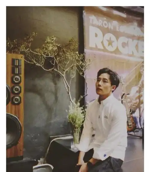 从战天下到《小舍得》钟老师,"剧抛脸"章涛的艰辛走红史|演员|话剧