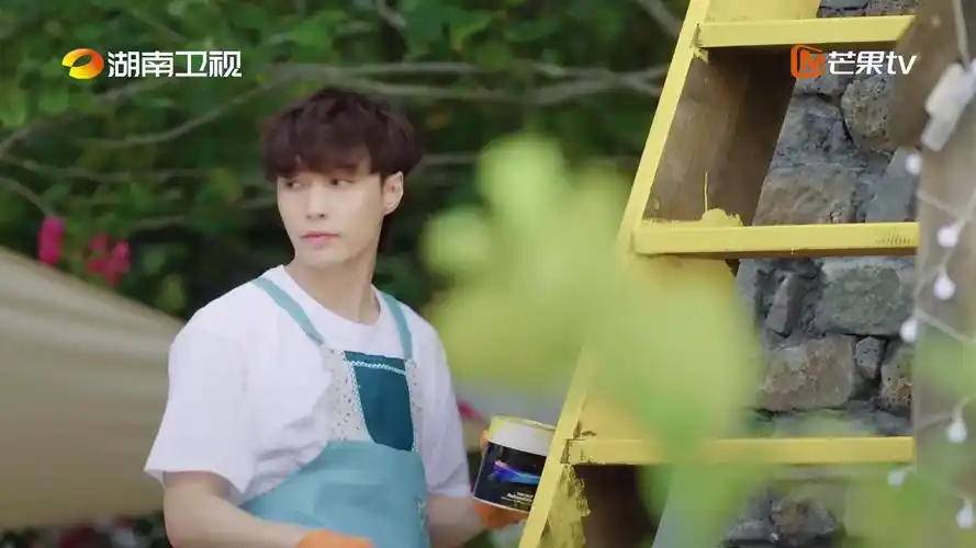 张艺兴刷漆李荣浩退退退##向往的生活今晚开音乐派对##向往的生