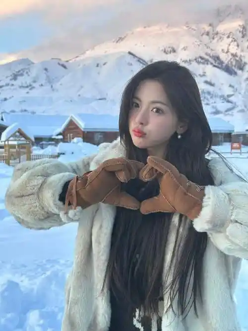 杨超越雪地可爱