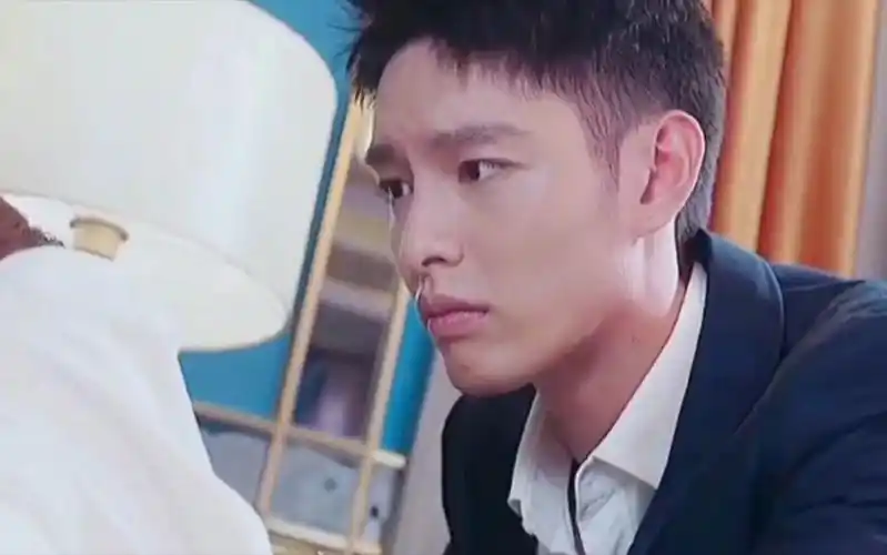 厉腾心疼阮念初的眼神实在是太深情了!