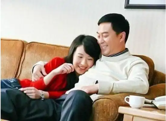 李念丈夫("海藻"李念:红了就结婚,嫁大14岁百亿富商,30岁生二胎)