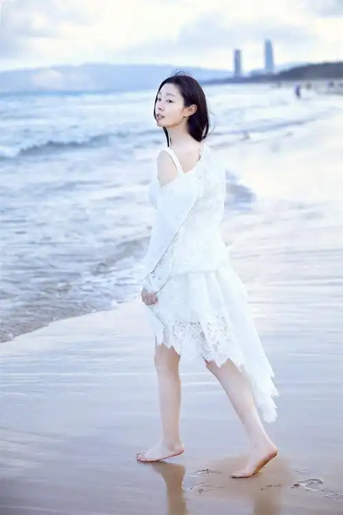 宋轶夏日写真 轻松展露镜头表现力