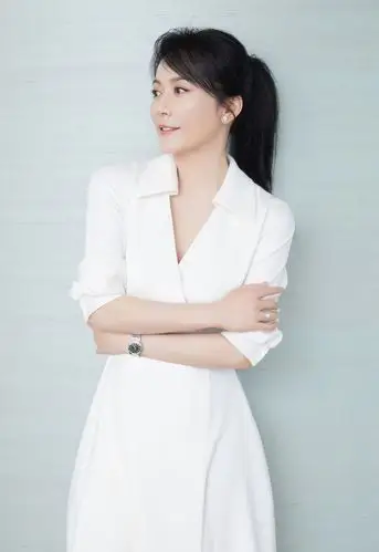 俞飞鸿白裙温婉知性写真图片