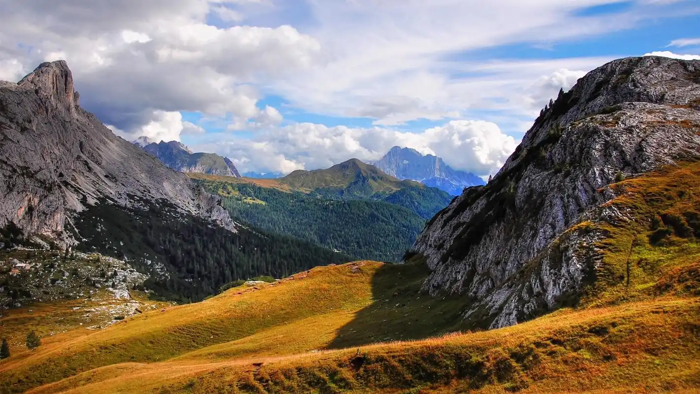 高山自然风景图片桌面壁纸
