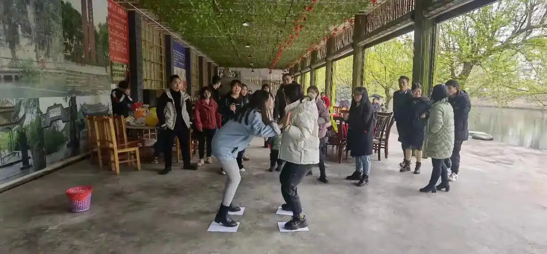 迓驾镇组织开展巾帼心向党奋斗新征程妇女节活动